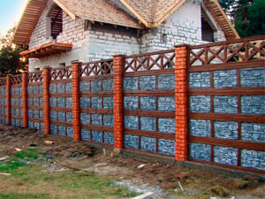 комбинированный бетонный забор
